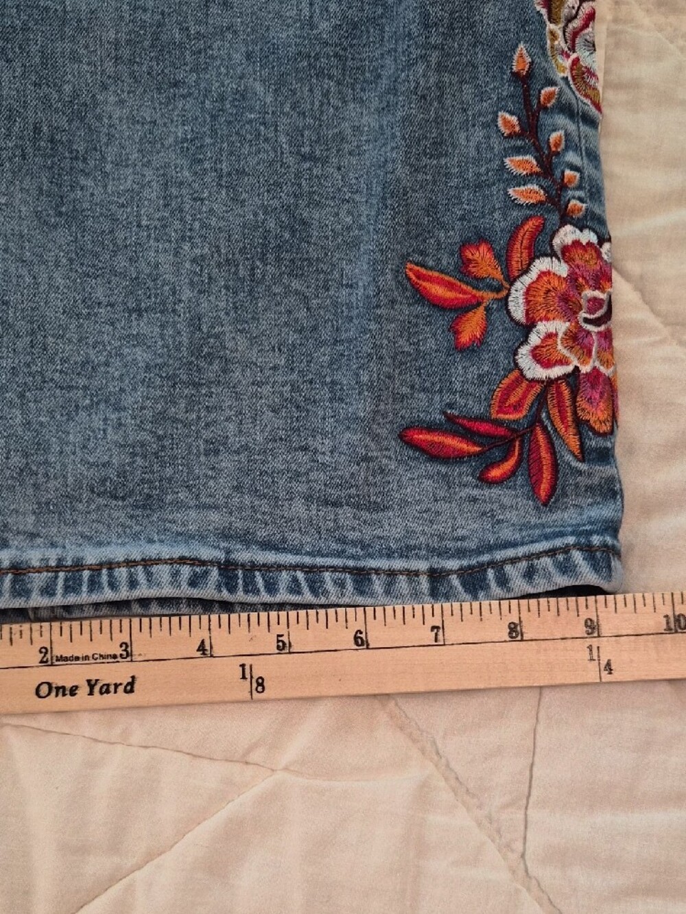 Flamingals Barrel Leg Crop Jeans- Floral Side Stitch Embroidered Jeans- Size M - Picture 10 of 13